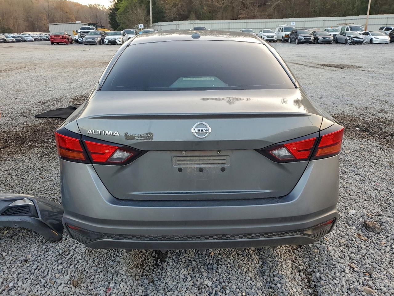 Nissan Altima S Image 6