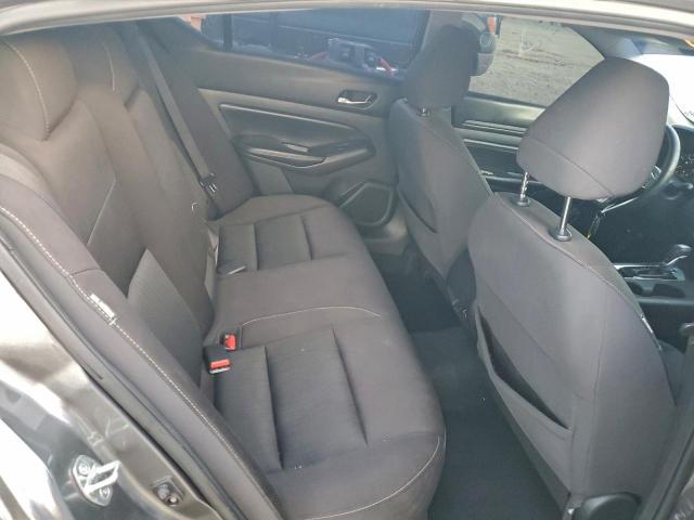 Nissan Altima S Image 9