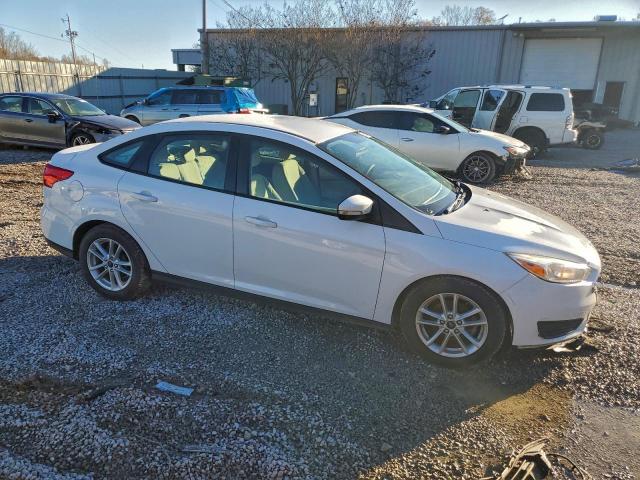 Ford Focus Se Image 11