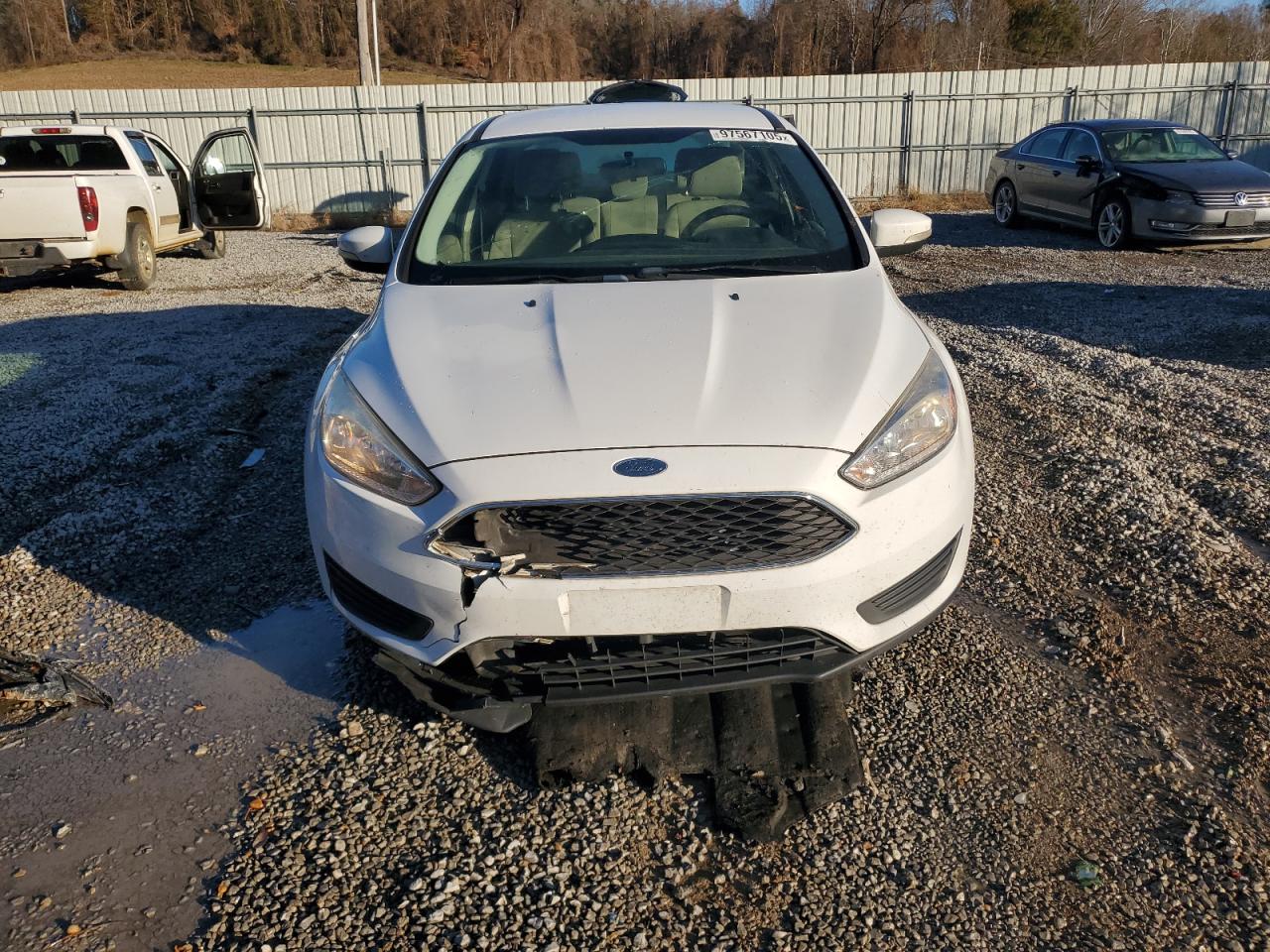 Ford Focus Se Image 12