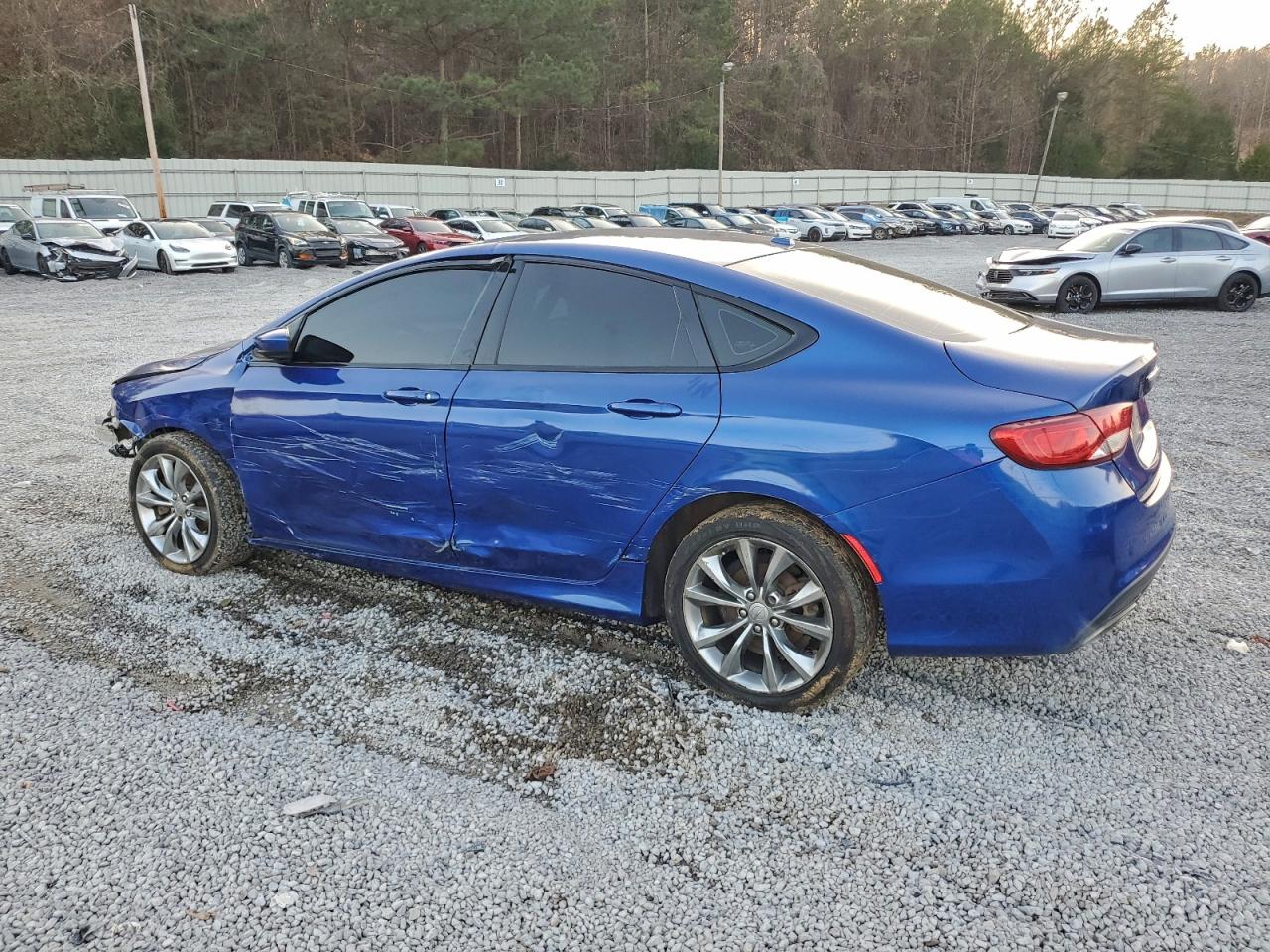 Chrysler 200 S Image 2