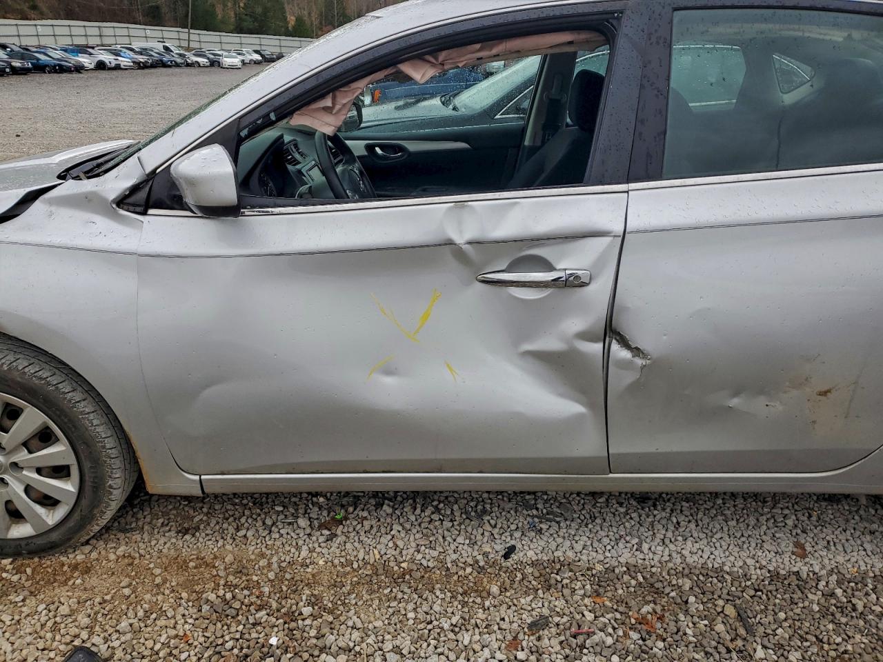 Nissan Sentra S Image 12