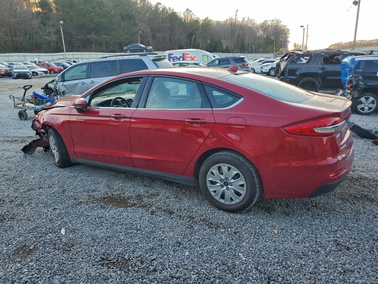 Ford Fusion S Image 3