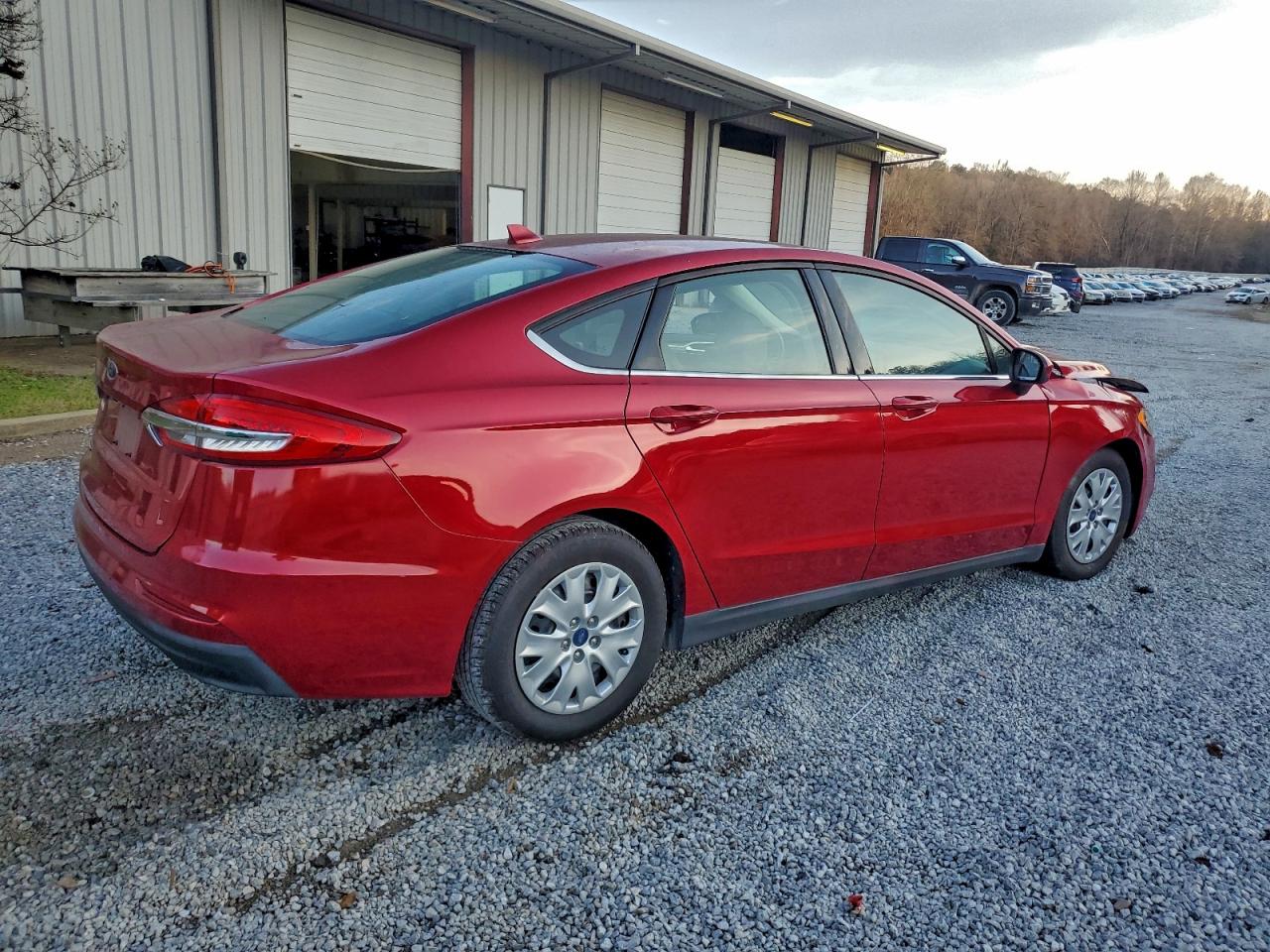 Ford Fusion S Image 2