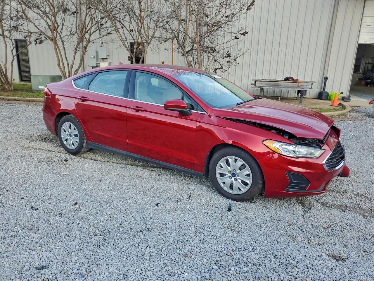Ford Fusion S Image 13