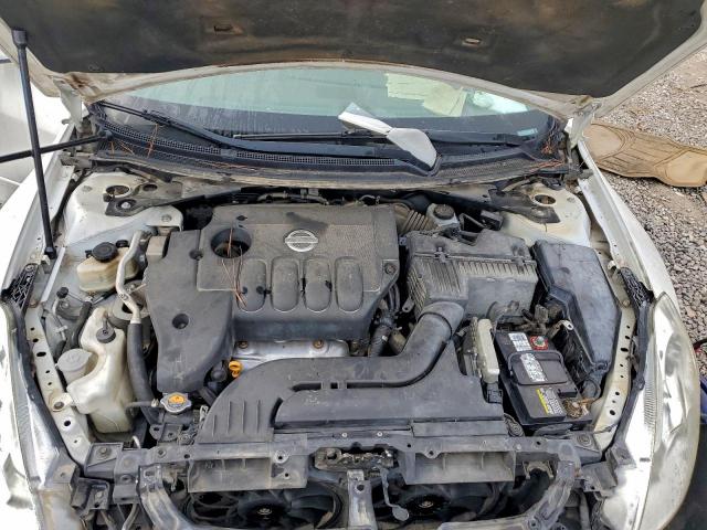 Nissan Altima Base Image 12