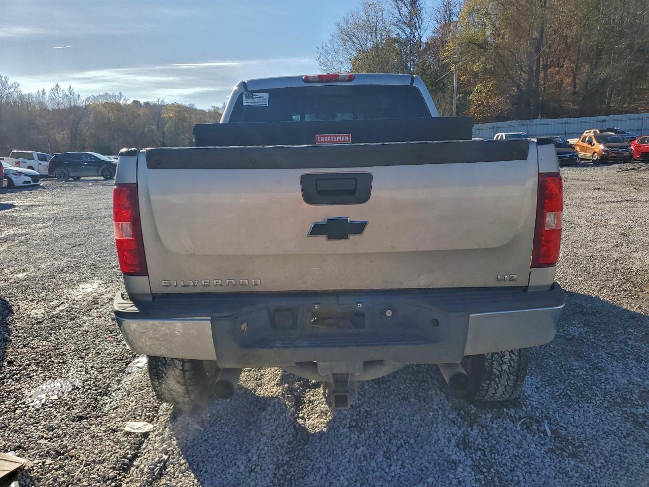 Chevrolet Silverado K1500 Image 11