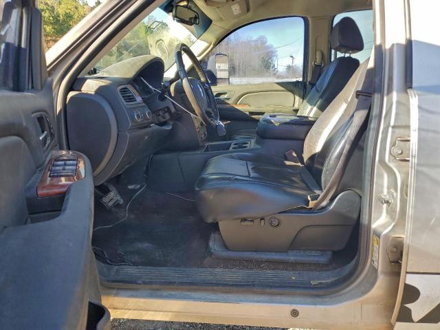 Chevrolet Silverado K1500 Image 4