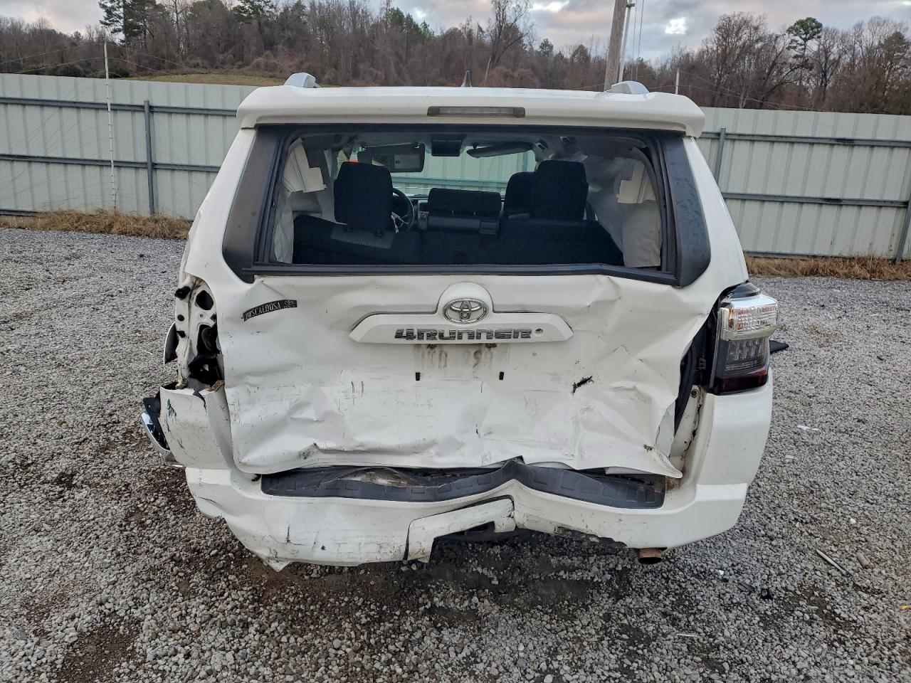 Toyota 4Runner Sr5 Image 3