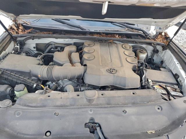 Toyota 4Runner Sr5 Image 6