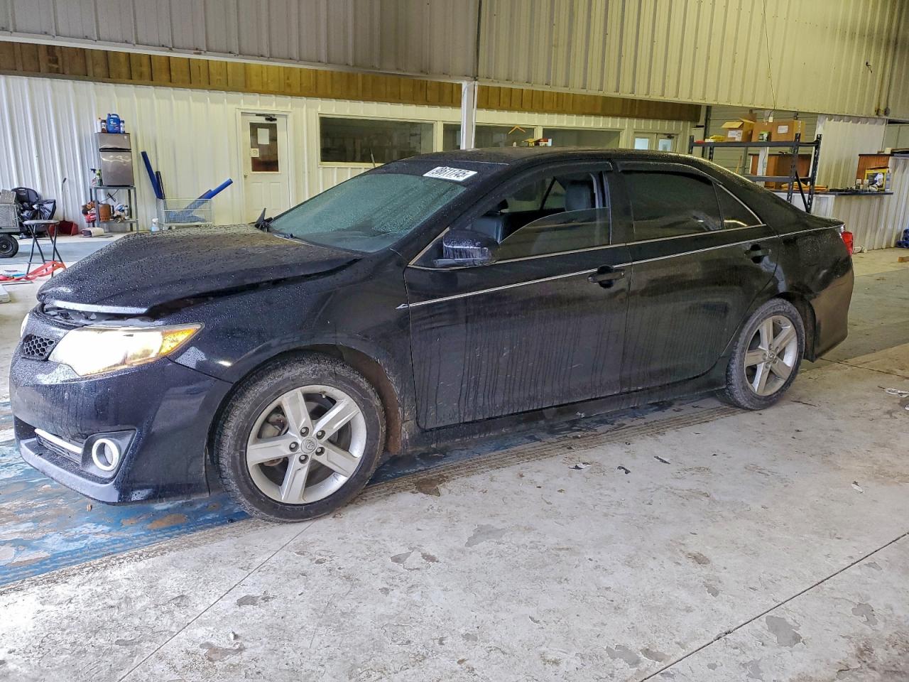 Toyota Camry L Image 1