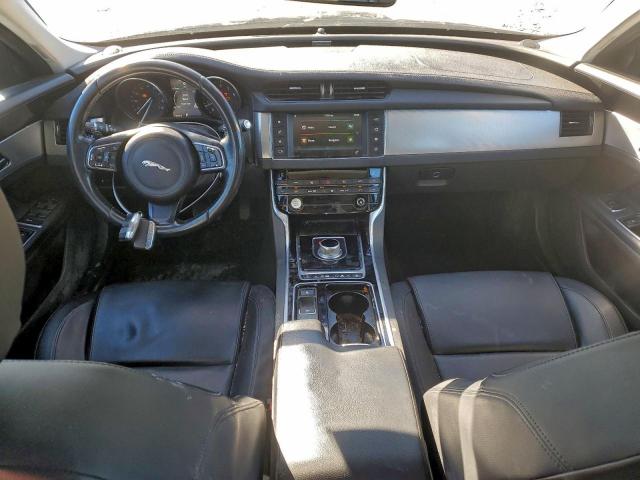Jaguar XF Premium Image 4
