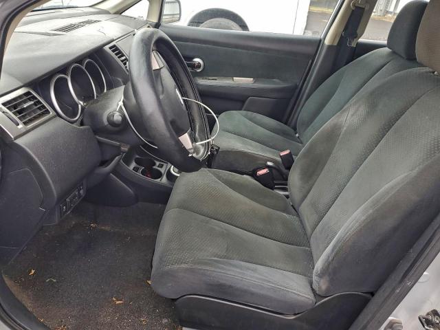 Nissan Versa S Image 6