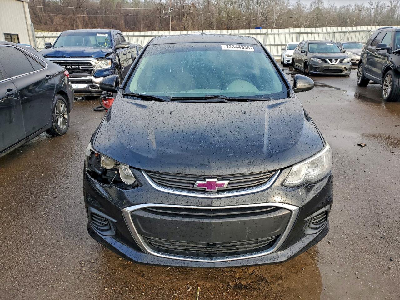 Chevrolet Sonic Ls Image 11