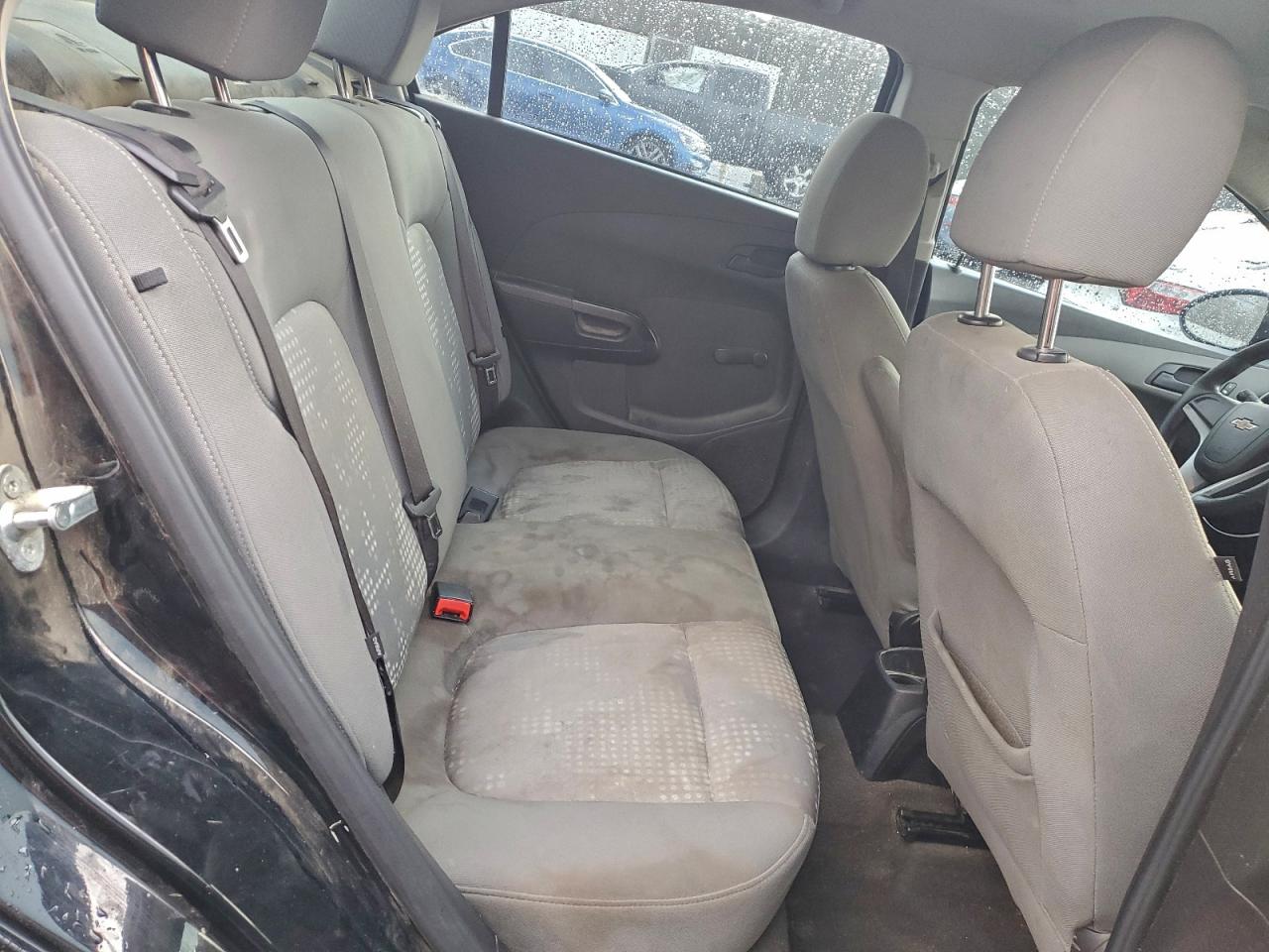 Chevrolet Sonic Ls Image 3