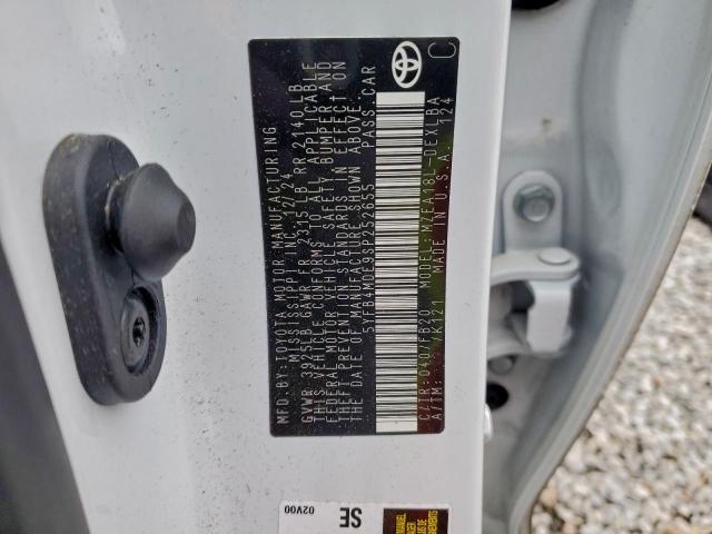 Toyota Corolla Le Image 9