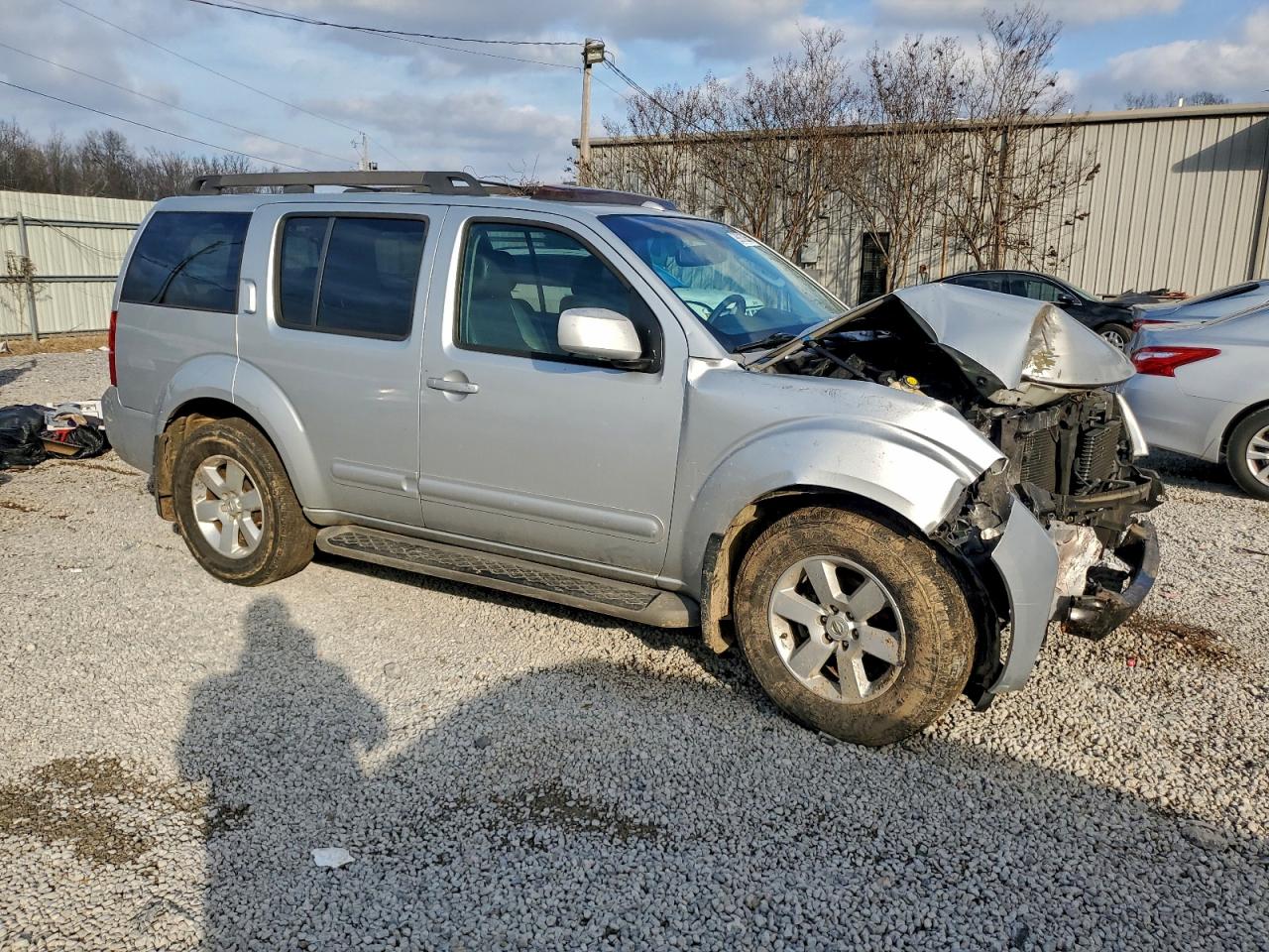 Nissan Pathfinder S Image 3