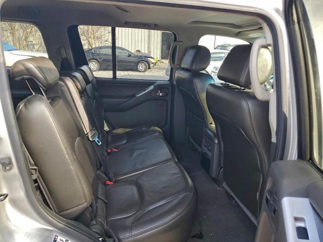 Nissan Pathfinder S Image 10